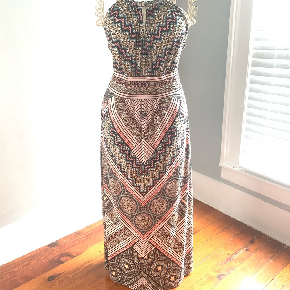 Keyhole Maxi Dress with Kaleidoscope Pattern